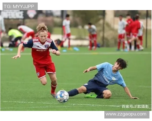 《幸运足球星带你走进激情四溢的绿茵场,探索球场上的无限可能与精彩瞬间》 《幸运足球星带你走进激情四溢的绿茵场,探索球场上的无限可能与精彩瞬间》