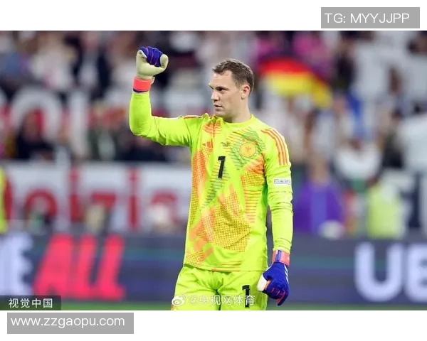 诺伊尔：德国足球传奇门将的职业生涯与个人成就解析